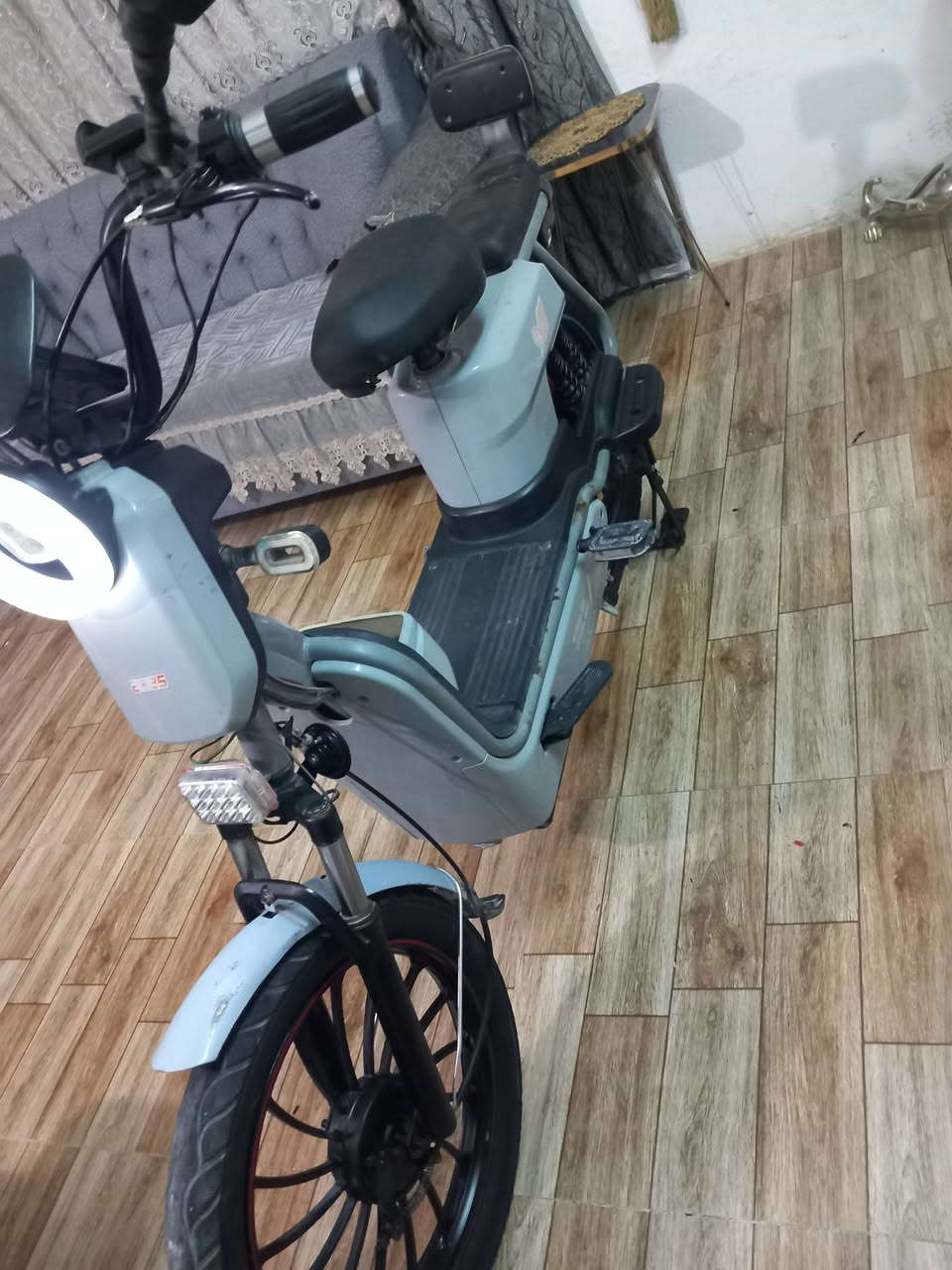 دراجه شحن موديل ٢٤ بطاريات اكبار دراجة كاملة اي نقص مابيها سعر ٢٠٠ بعقوبه مجسر المفرق هاتف ***********

