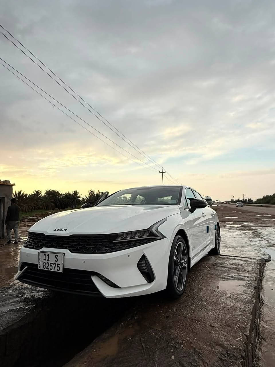 🚘 للبيع: كيا K5 موديل 2022 خليجي
✨ المواصفات:

* محرك 2.0 لتر
* تحكم بالمقود (ستيرنج كنترول)
* دش المرغوب
* مرايا ترحيب
* شاشة تدعم CarPlay
* سونار مرفق بالصور
* كفالة على المحرك والكير
* الممشى: 100,000 كم
* مواصفات خليجية
* تشغيل بصمة (بصمة تشغيل عن بعد )
* دخول ذكي (سمارت كي)
* مثبت سرعة
* حساسات أمامية وخلفية
* كاميرا خلفية
* جنوط وكالة
* نظام أوتوماتيك

📞 للمزيد من التفاصيل والاستفسار:
***********
