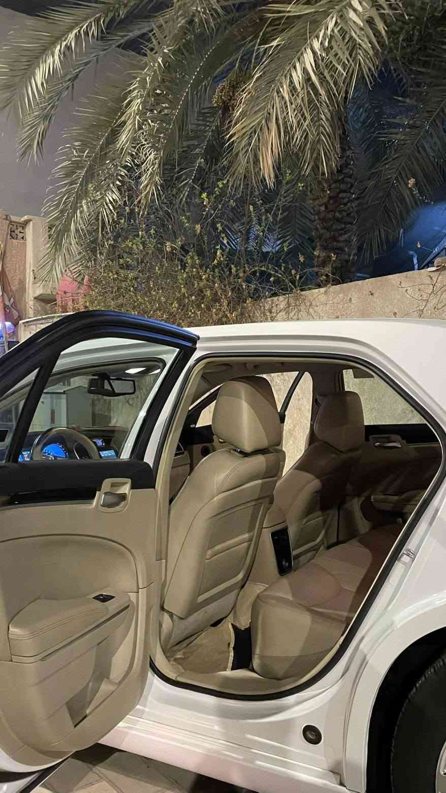 كرايسلر 300 • ٢٠١٢ • ١٨٦ ألف كم
