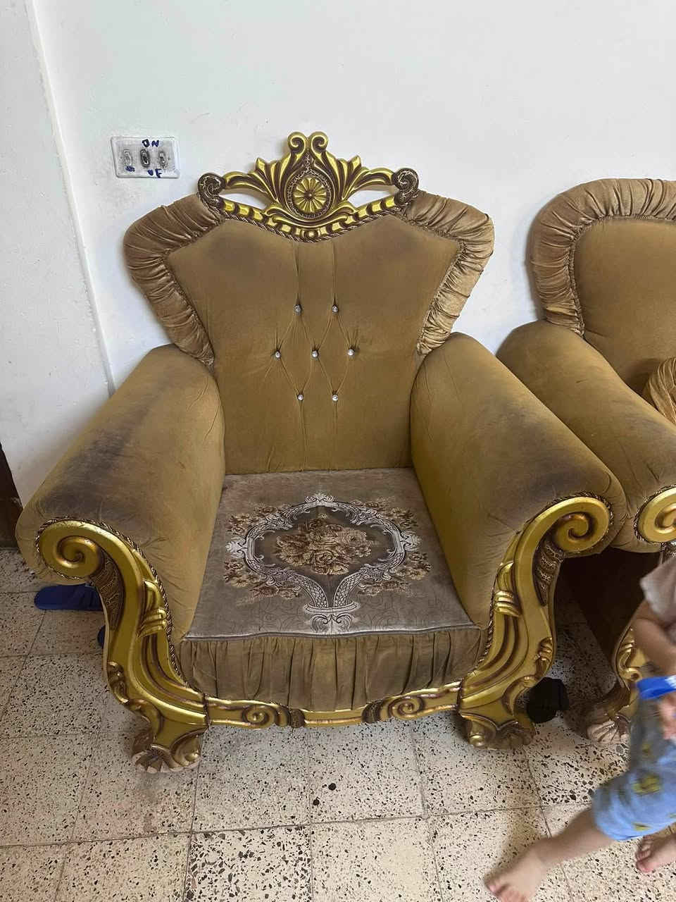 السلام عليكم تخم ١٠ مقاعد للبيع يحتاجله فقط غسل السعر ب٣٥٠ وبي مجال مكان بغداد البياع الرسالة الاولى للاستفسار ***********
