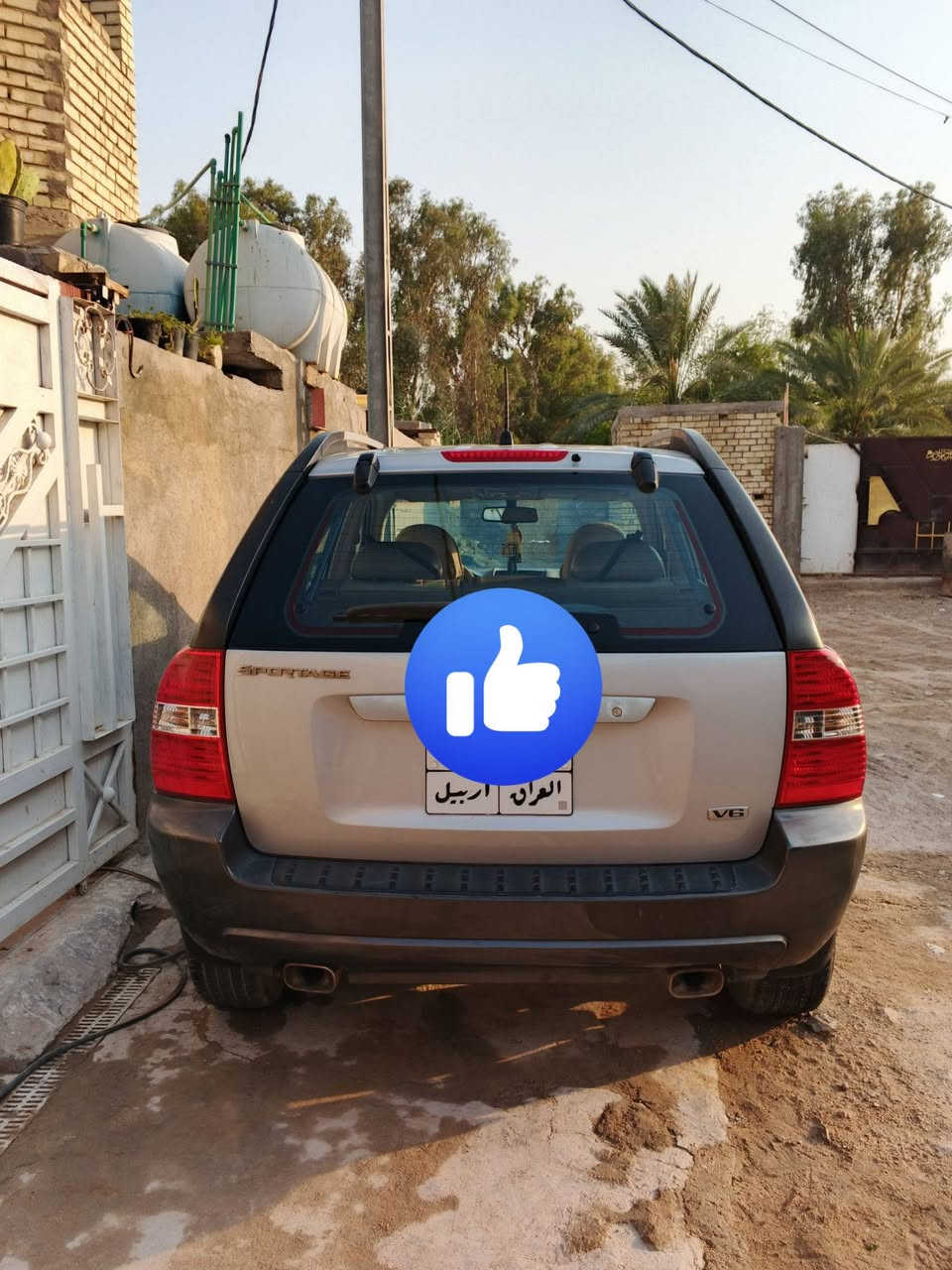 السلام عليكم 
كيا سبورتج 2006 خليجي مكفوله عدا شخوط بسيطه مجرد تكحيل 
السعر 100 وبيها مجال بسيط 
باقي التفاصيل اتصال ***********

