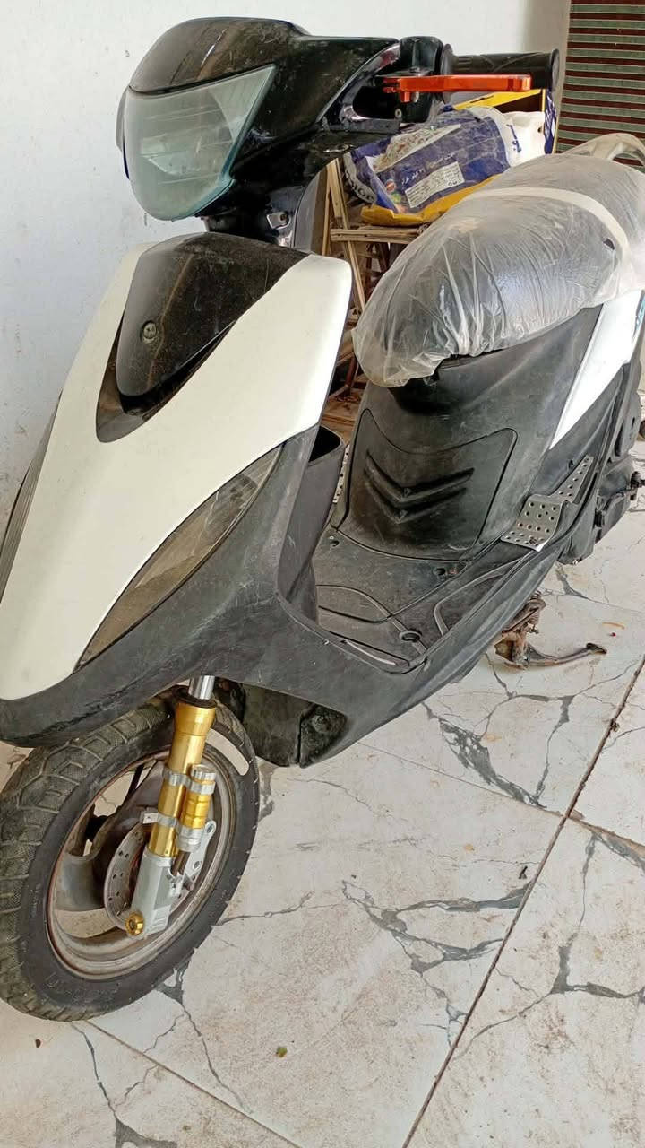 ماكس نضيفه مفتوح بيه بوشه وبستم سعره خمسميه وخمسين وبيه مجال ***********
