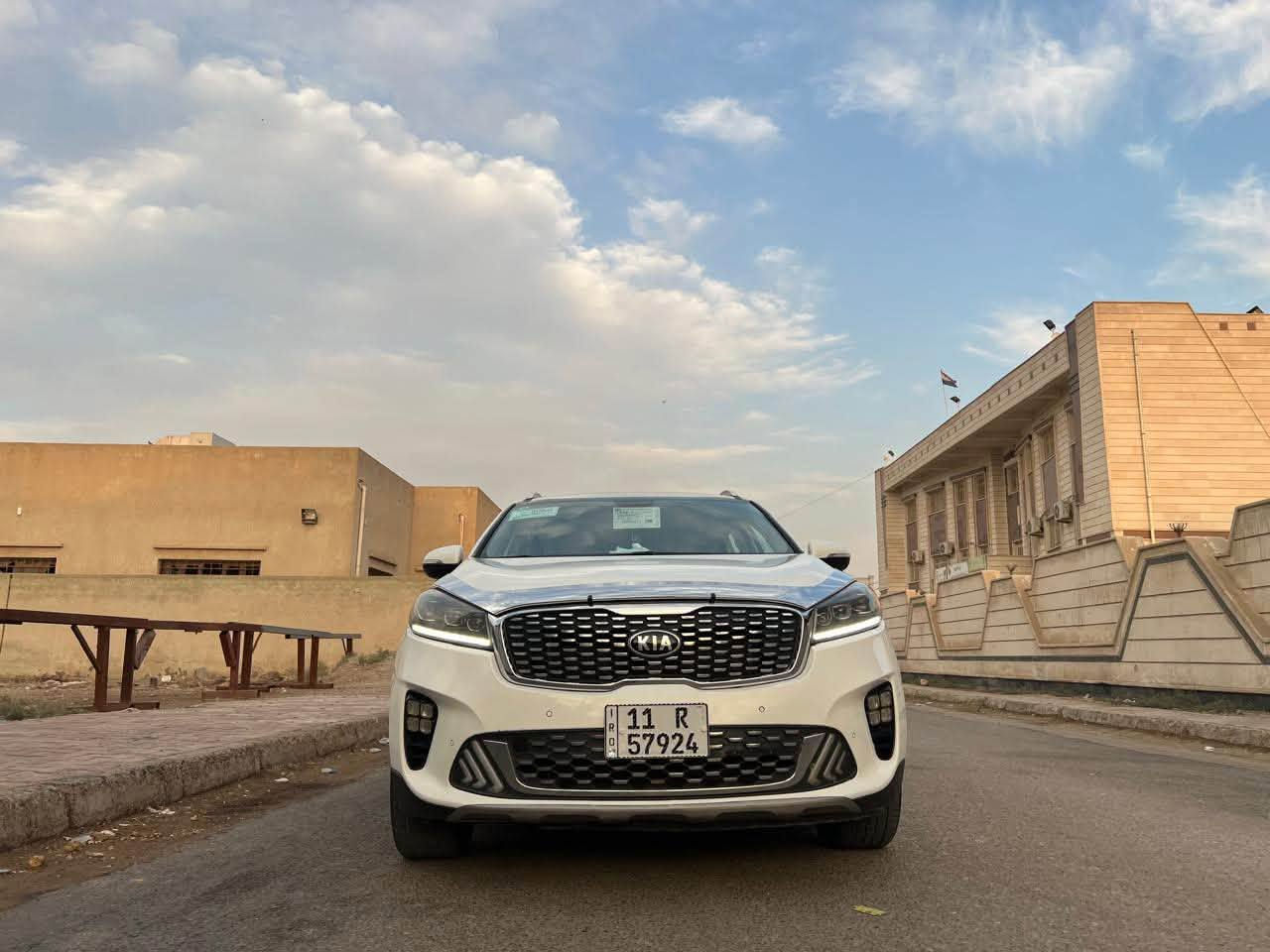 كيا سورنتو خليجي
رقم بغداد مشروع وطني
موديل ٢٠١٩ شكل ال٢٠ 
دبل شباك شكل الجديد 
لون ابيض 
٦ سلندر ٧ راكب 
فوووووول مواصفات بدون فتحة 
بصمتين: تشغيل وتقفيل 
بردات خلفية اصلية 
الباب الخلفي كهربا
نظام ايكو ادرايف 
كشنات جلد 
كشنات ٢ كهرباء
شاشة كبيرة اندرويد 
جي : بي: اس : خرائط طرق 
كامرة دوارة اصلية 
حساس امامي وخلفي 
مري شفط مع القفل 
تحكم استيرن فول 
حاكية : ابلوتوث: اوكس 
كيجات السرعة زئبقية 
شاشة الدشبول الكترونية 
نظام ايكو درايف 
نظام سبورت ورياضي وعادي 
تبريد ابيانو لمس 
تبريد ٣ قطع ثلج 
مانع انزلاق وانحدار 
اضواء ترحيب بليدات 
علامة سورنتو بلدوسة 
لد امامي وخلفي 
لايت زنون اصلي 
اشاير بلمري 
يدات نيكل اصلي 
ويل اكروم ١٩
تخم تاير جديد لك 
ماشية ٧٠ الف اصلي 
لايت اسود ٥ عدسات 
كير ومكينة وصدر وحدادية وتبريد كفالة عامة 
بدون ضربة وتبديل واسخوط وبارد ورصعات وصبغ بارد اصبعين وكارت 
سيارة جديدة ومال بيت مابية اي نقص 
كتلوكات الشركة موجودات// البصمة الثانية ممستخدمة// 
الرقم الدولي الجديد / هزة جديدة / سنوية جديدة بسمي 
السعر ٢١٧$
فديو موجود
***********
