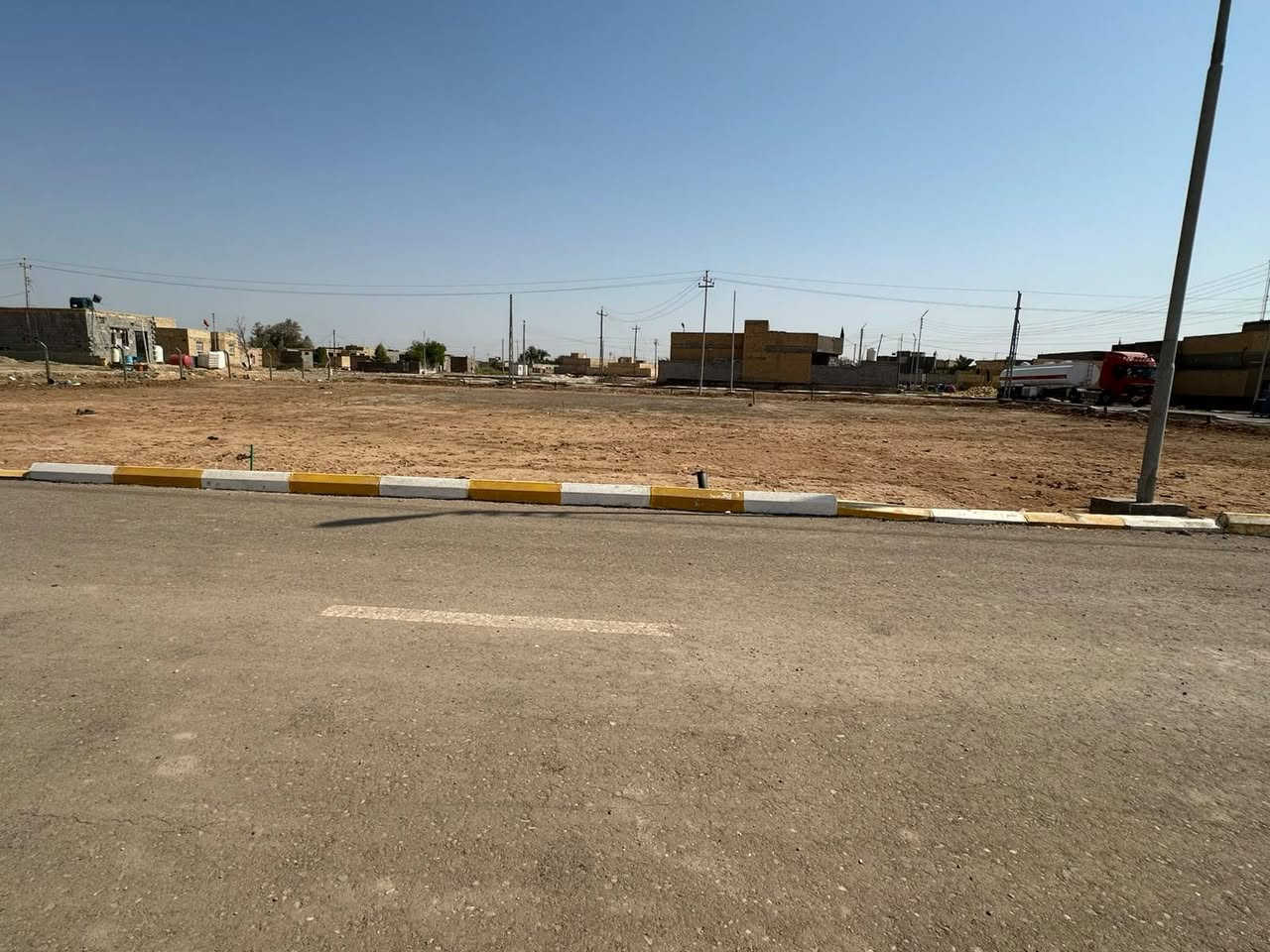 السلام عليكم
قطعة ارض ٢٠٠ متر واجهه ١٠ او نزال ٢٠ سند ٢٥ زراعي تتوفر كل الخدمات بيها تبليط مجاري ارصفه ماء اناره مكانها مجمع المهدي اللي بمنطقة ال بو حجر  السعر ١٥ مجالها ١٤ قفل
التواصل مع مكتب كاف للعقارات والاستثمار *********** وتساب
