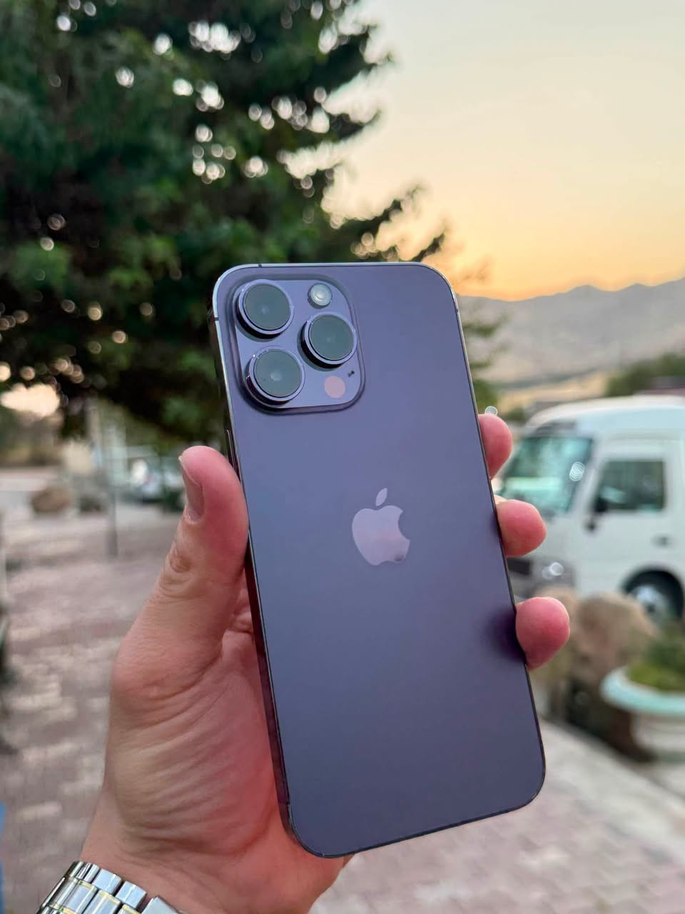 iPhone 14 pro max
فرۆشتن و گۆڕینەوە 
پاتری 84 بیلادی بەزەمان 
256 گێگابایت 
یەک سیم 
کارتۆنی بیلادی خۆی لەگەڵە 
تەنها شوێنی شەحنی گۆڕاوە 
وردەی ئیتارو شاشەی هەیە 
باقی بە زەمانی یەک هەفتە 
***********
***********
کۆڕەک واتساپ و ڤایبەری لەسەرە 

گەیاندن هەیە 📦
توصیل موجود 📦
