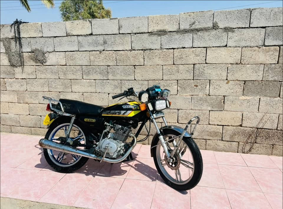 سيفان موديل ٢٢ فول نظافه ونشاط ومعدل كهربائيات كلها شغاله سلف شغال مابي اي نقص رايده ب٤٥٠ وبي مجال 
التواصل ع رقم *********** وبي واتساب
