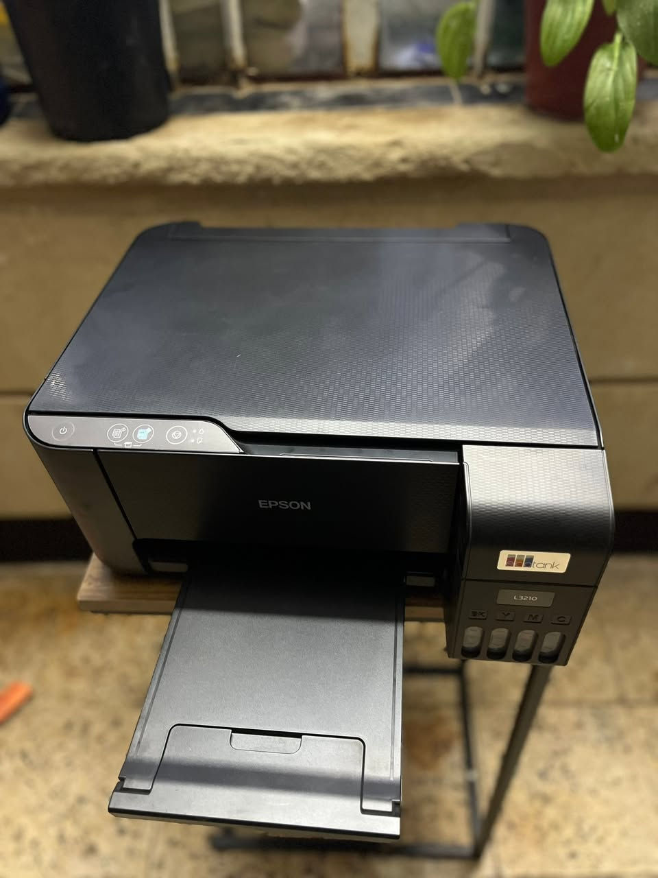 السلام عليكم طابعة ايبسون L3210حقن خارجي اسكنر استنساخ ملون واسود وابيض سحب صور بدقة عاليه الطابعه جديد لوك فقط ساحبه 84 ورقة الطابعه سعرها 150الف شراي تصل او راسل الصفحه دايركت *********** تحياتي
