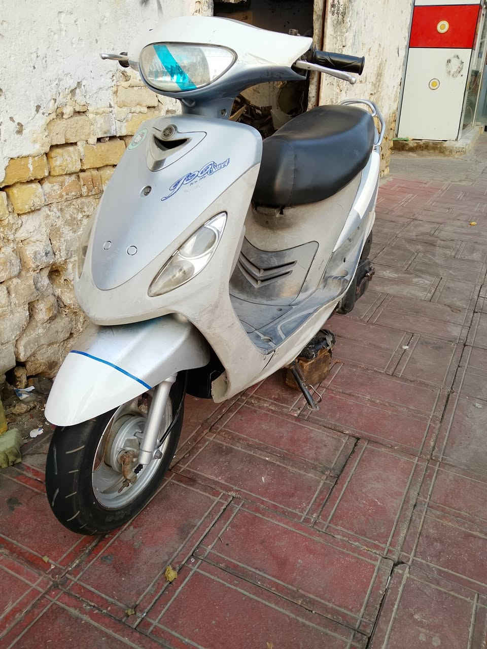 ماكس منغولي مكينه ناعمه ماتنسمع كهربائيات كلها شغاله الدراجه مكينه (مفتوحه) اول مره تنفتح دراجه جديده كلش سعرها 650 مكاني ناصريه مركز ***********
