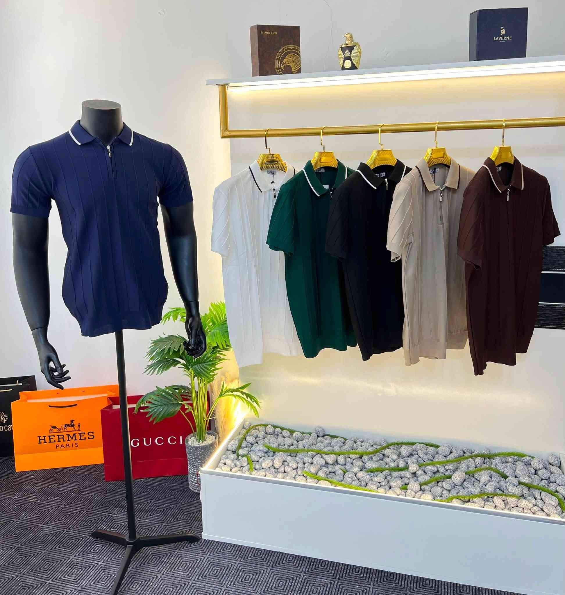 جملة فقط ✅

تيشيرتات تريكو تركي اصلي بظمان 
تفحص أمام المندوب 
سيرية يجي 5 عدد 
قياسات : S - M - L - XL - XXL 
سعر الجملة : 6$ 
للطلب واتساب : ***********
