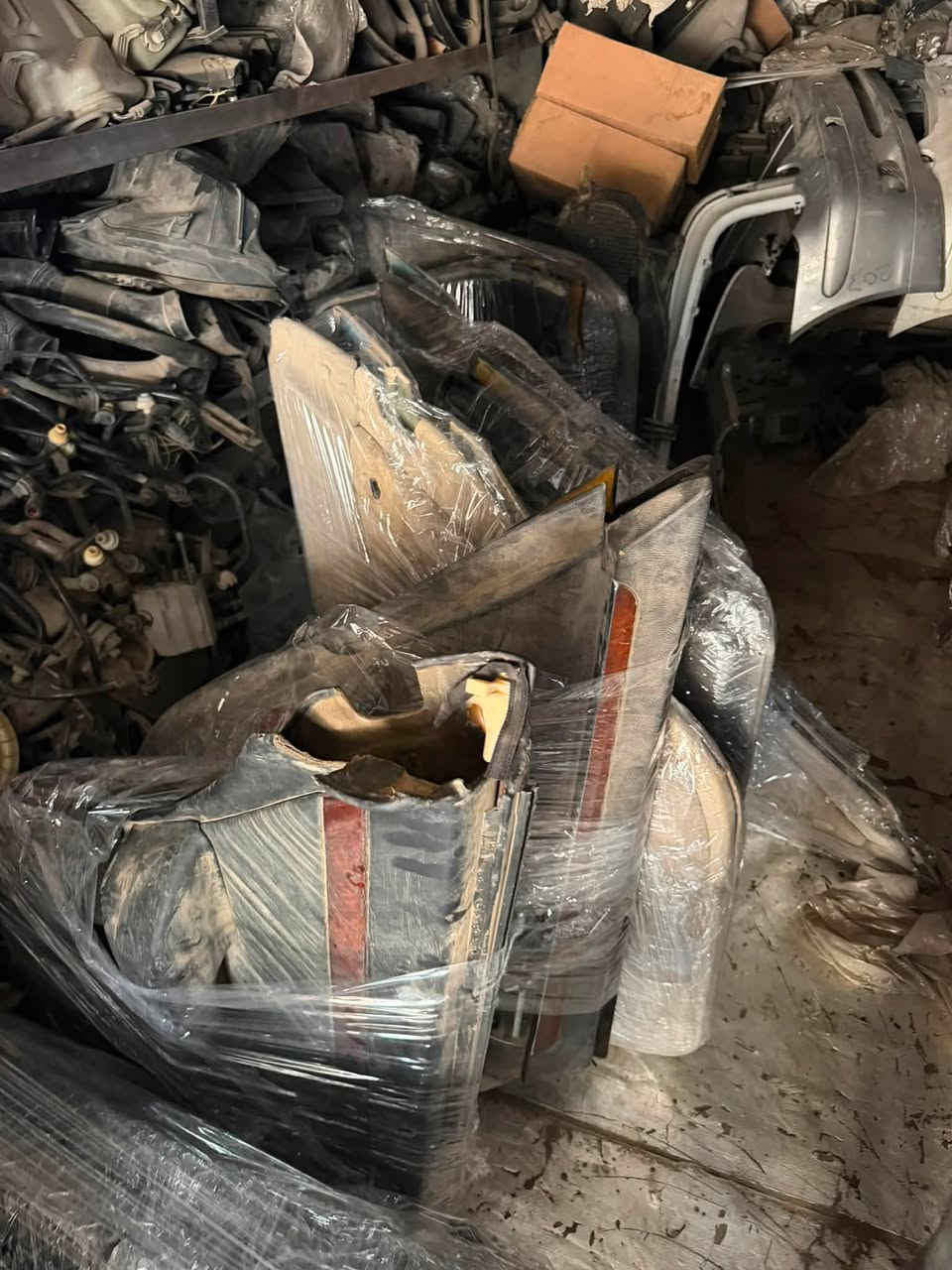 كل التفاصيل مكتوبه بلمنشور الاستفسار *********** العنوان بغداد الشيخ عمر
بطاين غواصه لون اسود باب قصير وباب طويل سعر التخم 75 الف نظافه 100‎%‎ 

بطاين ام عيون جلد ومخمل لون نيلي ولون اسود سعر التخم 100 الف 

بطاين شبح خلفي طويله اسود ونيلي سعر الزوج 75 الف 

بطاين شبح امامي نيلي سعر الزوج 75 الف 

كشنات امامي ام عيون امامي 125 الف 

بطاين C204 اسود 125 الف 

بطاين 211 اسود مخمل كاملات 125 الف 

بطاين اس اسود ورصاصي 150 الف 

دعاميات 211 و غواصه  

قطع بدي غواصه اس 211 

لايتات سي 202 غواصه دب كرستال 

فيت بم حديث كامل 100 الف 

درك كل انواع المرسيدس حديث وقديم جدد 

اي استفسار فقط الاتصال ***********
