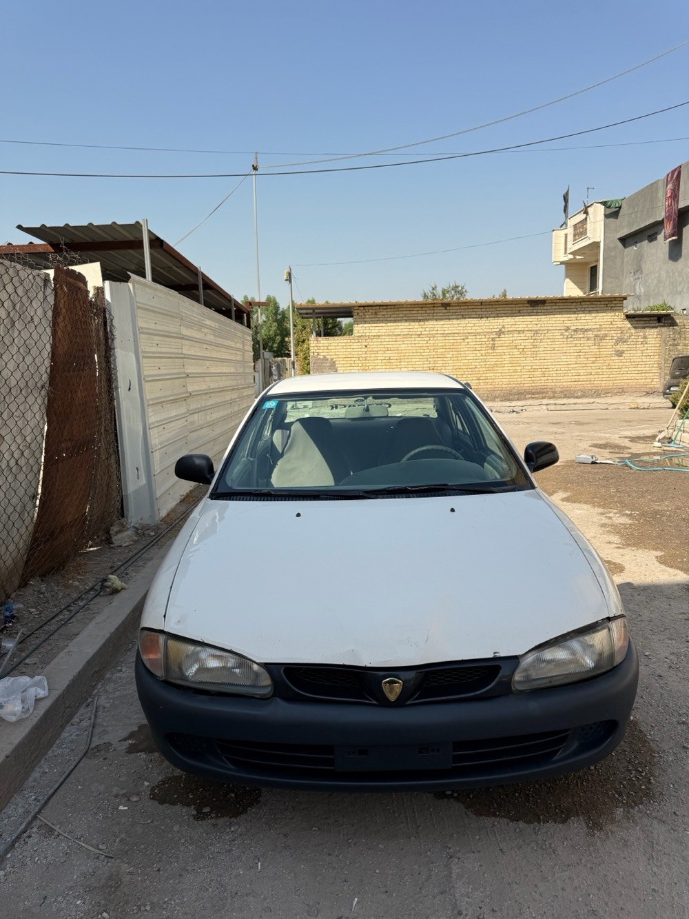 السلام عليكم 

بروتون ويرا 2004

كير مكينة حدادية تبريد كلها مكفولة

عليها  سماعات ودمام اصلية

وشادلها منظومة زنون لايتات وبلوجكترات

السيارة على ايدي لو مرة اطلع بيها بلأسبوع لو ما اطلع

بانزين بس محسن مشايفة العادي ودهن كله امزويل 

عوزها بس تبديل للرقم عود اوكعه من سعرها

رايدها ب 47 وبيها مجال حك الشراي

مكاني بغداد الزعفرانية

***********