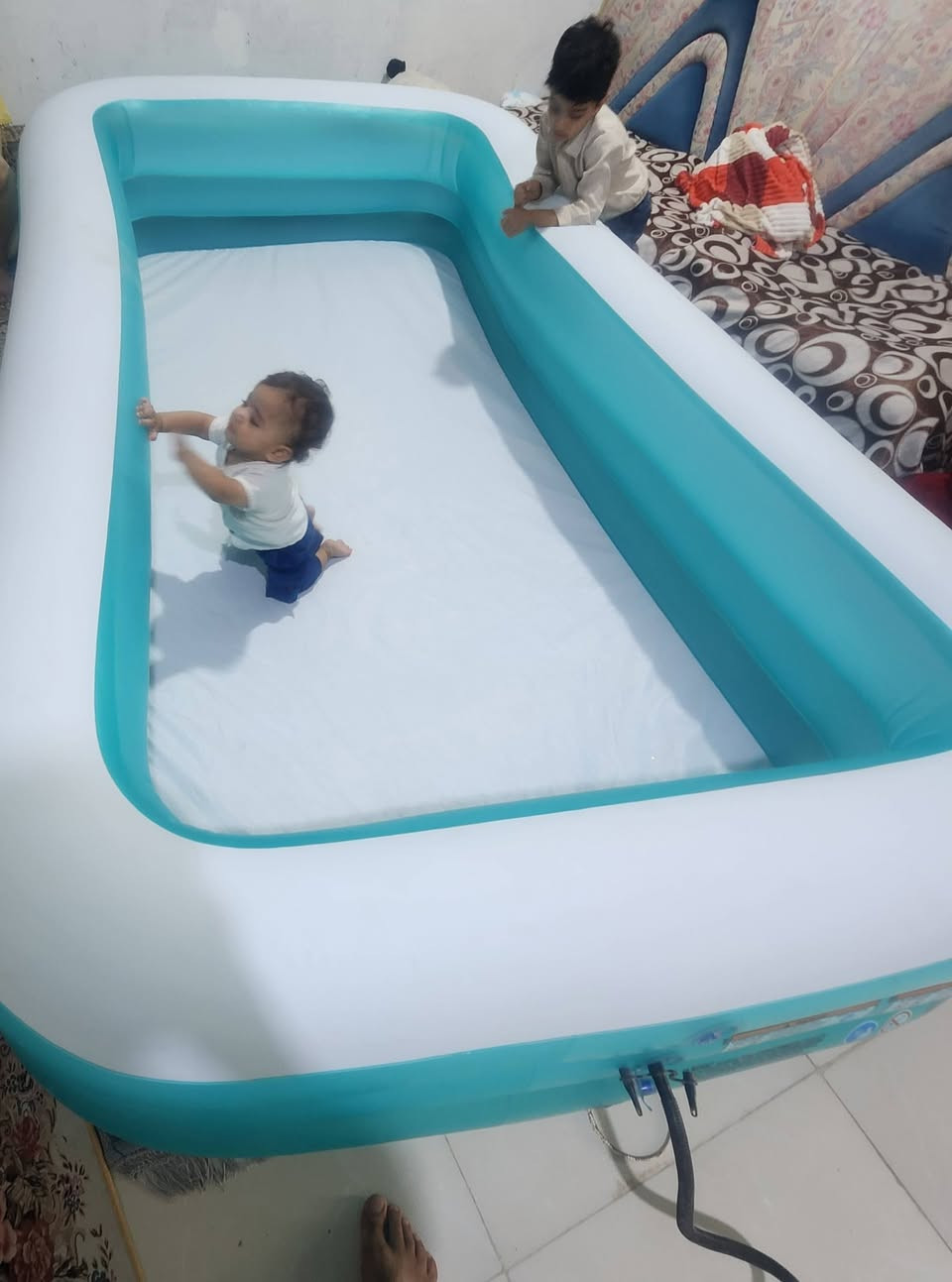 مسبح حلو يشيل هواي طولة ٢٨٠ وعرض ١٨٠
وارتفاع ٥٠
*********** وتساب
