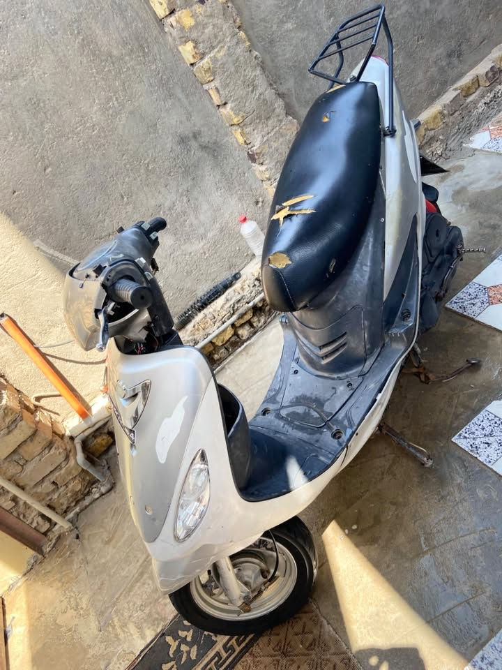 سلام عليكم للبيع ماكس منغولي دراجه حلوه نضيفه مكينه ناعمه شلعه معدل  كهربائيات شغاله هندر عوزه نقوصات بسيطه سعر 450 وبيها مجال بسيط شراي يجي خاص ويدلل مكاني حله نادر ***********
