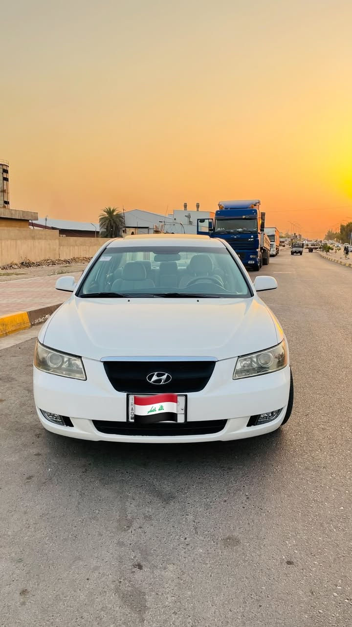#للبيع
#ملاحظة البيع نقد بدون مراوس 
السعر  97 $ وبيها مجال 

سوناتا موديل 2008 لون ابيض V6سلندر 
مكينة وكير شرط 
تبريد تدفئة كلها شغال 
سيارة حادثها بوند وجاملغ بدون دواخل شرط 
وبيها بابين جهة النفر بخ مال تشليع صبغ 
رقم نينوى الماني سنويه لل ٢٩ 
استفسار او اتصال تواصل على الرقم 👇
***********
***********
