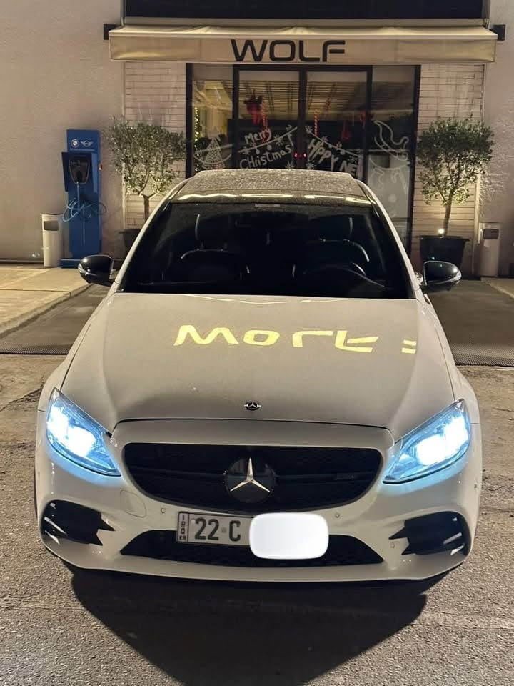 للبيع مارسيدس C43 توين توربو V6
موديل 2021

السيارة فول مواصفات AMG بلادي

ماشية 78 الف كيلو

رادار امامي

حساسات

حساس جانبي

كامرة 360 درجة

مستشعر وقوف

كشنات جلد

تحكم مقاعد الكتروني

تدفئة مقاعد

بانوراما

انارة محيطية

وبعد هواي مواصفات

بالاضافة لزر اطفاء وتشغيل الكزوز بلادي

مودات قيادة Sport و Sport+

حادثها جداً بسيط فقط جاملغ امامي اليمين

وشبر بنيد

ايرباك الستيرن موجودة بالصور

السيارة مكفولة محرك وايشي كهربائي

سعرها 32,000$

***********

نص مكتوب في الصور:
- قاتلة، أن أظل