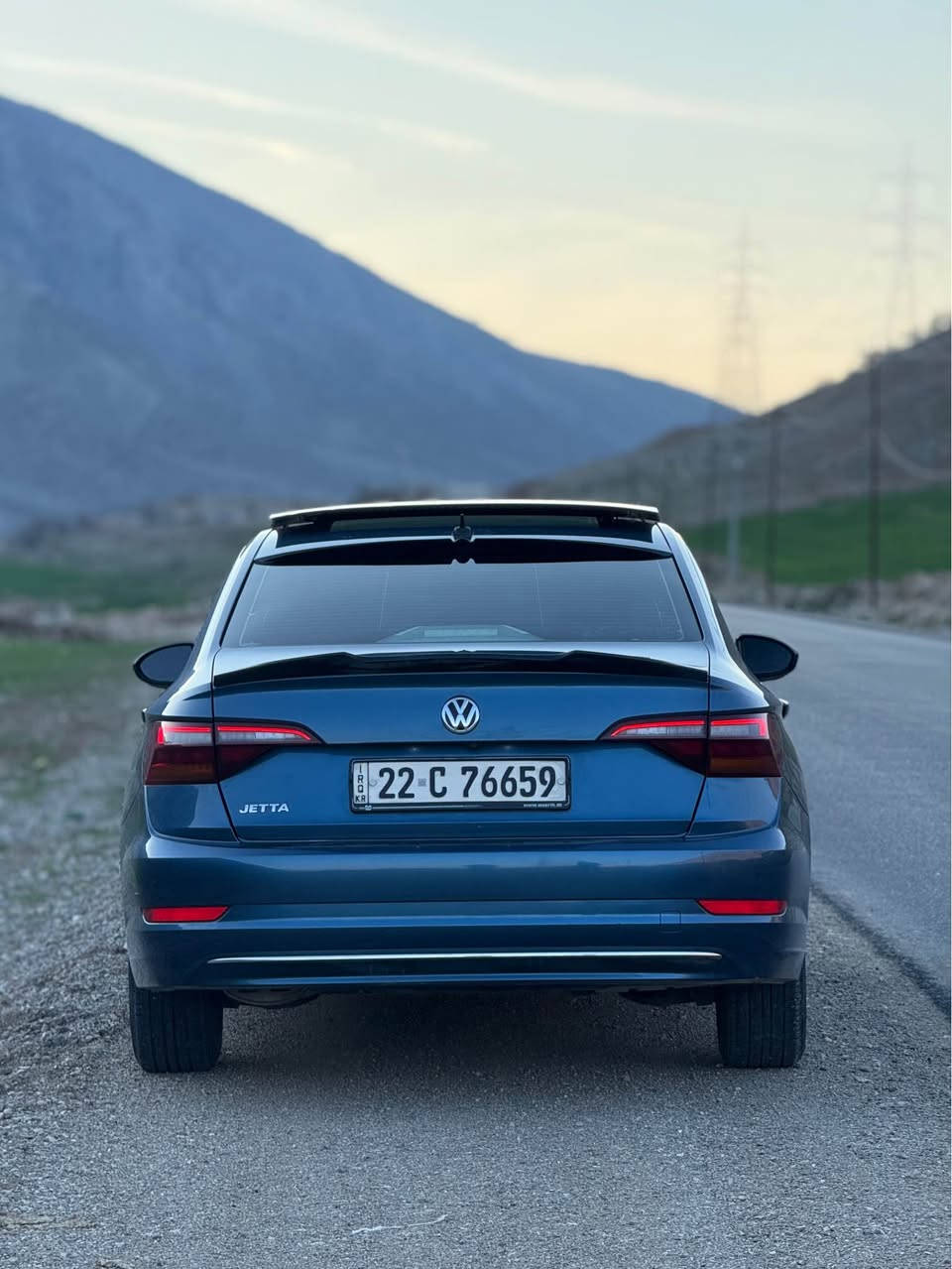 Jetta 2019 SE
مواسەفات 
بەسمە و پانۆراما 
کوشن جلد و گەرمی 
ئاوێنە هیتەر
Auto Start Stop
ڕاداری پێش و پشت 
110 هەزار مایل ڕۆیشتووە
تەنها ئەیرباگی شانی تەقیوە  
دەرگایێکی بە بیلادی گۆڕاوە و تەنها نیو دۆسەی سبوغە 
کەمێک تەزرەی هەیە و بە چاو نایبینی 
پێش و پشت کەپس
گێڕ و مەکینە و تۆربۆ بە شەرت
حەماوە و ڕادێتەر و بەوابە و بەردی گزۆز و ڕادار هەمووی بە شەرت 
300 دۆلار غرامەی لەسەرە
سەنەوی و هەزە و ژینگە هەمووی نوێیە
سعری 132┊ مەجالێکی کەم
***********
*********** أربيل, العراق

نص مكتوب في الصور:
- 44261361