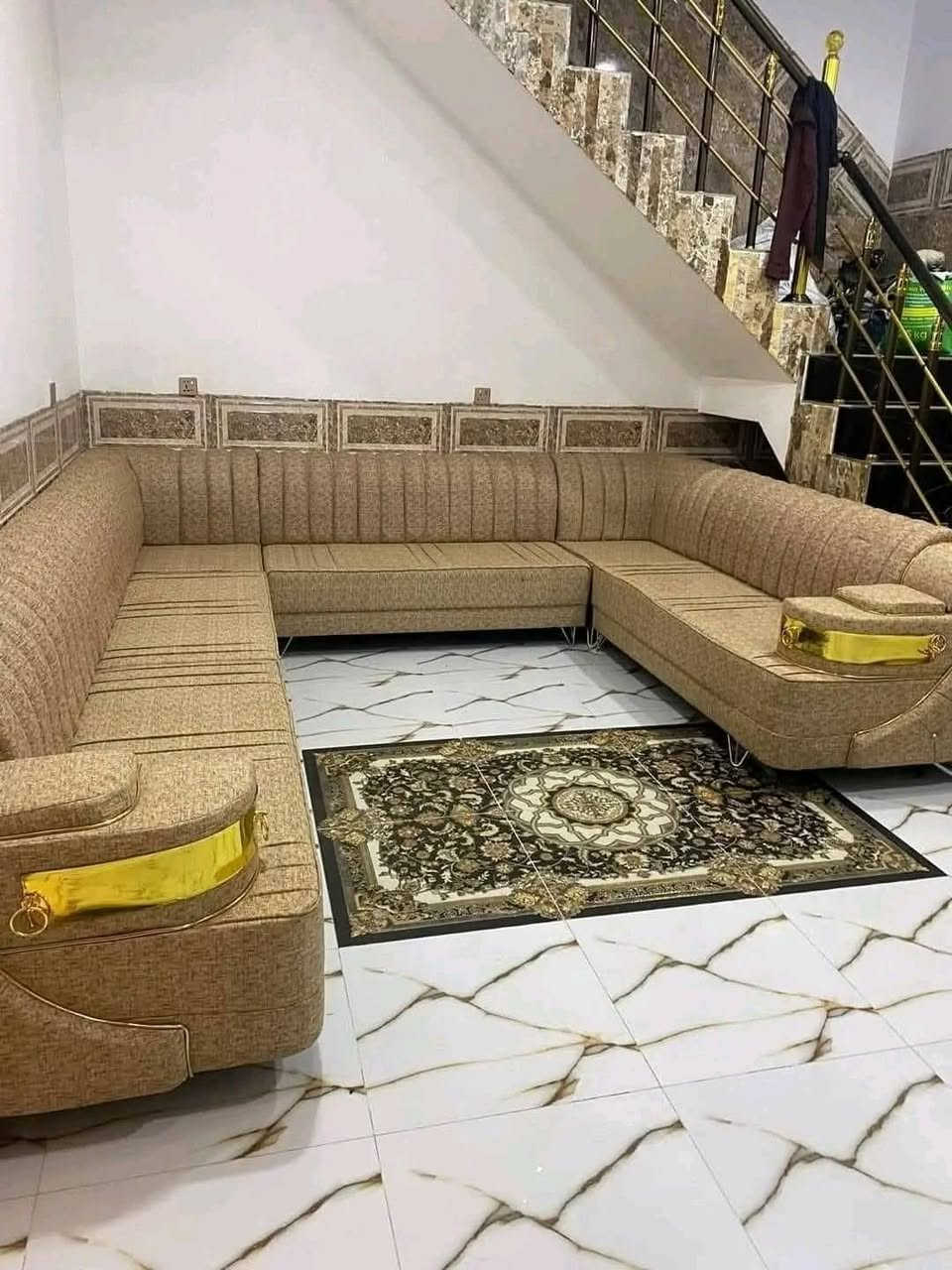 الدقه والامان  كل هذا وبأنسب الاسعار 🥳🥳🥳
ديوان ستندر 10  كوشات عدد 4هديه
 شغل مضبوط مع ضمان سنه  
قماش صوره
الهيكل چام روسي
الضهر  مضغوط
المقعد بلوك فقط 
رجل عظم عاج ورده ذهبي

المتر 65

#ديوان  10 مقاعد ب 355
............................................... 
#ديوان  9مقاعد  ب  325
.........................................
#ديوان   8 مقاعد ب  300
.........................................
#ديوان  7 مقاعد ب  275
.........................................
#ديوان  6 مقاعد ب  266
................................................ 
#ديوان 5مقاعد  ب225

قياس عرض المقعد 50صافي و 70لحد الحايط 

سعر المتر 65 بالنسبه للقياسات الخاصه
#سعر المتر 65الف للمتر الواحد

#اذا كان الطلب بلوك بلاويد للضهر والصفاح بدل المضغوط اضافه 100 الف 

#سعر كوشات الوحده 2500
#طبله ب 25 الف قياس 40/40

توصيل محافضات   القريبه 25 

سماوه ناصريه عماره 35 

بصره مركز 75

🌹للحجز راسل الصفحه🌹
قماش صوره
رجل نيكل

نص مكتوب في الصور:
- للقطـر ***********
- ♥ جودة، ذوق، وأناقه.. كلشي يخص
- الأثات موجود عدنا .
- اتصل الآن: ***********
- أثاث عصري + تصميم راقي = إيكو
- درابن للأثات
- مصنع راحتك بذوق عالي وفن مبدع .