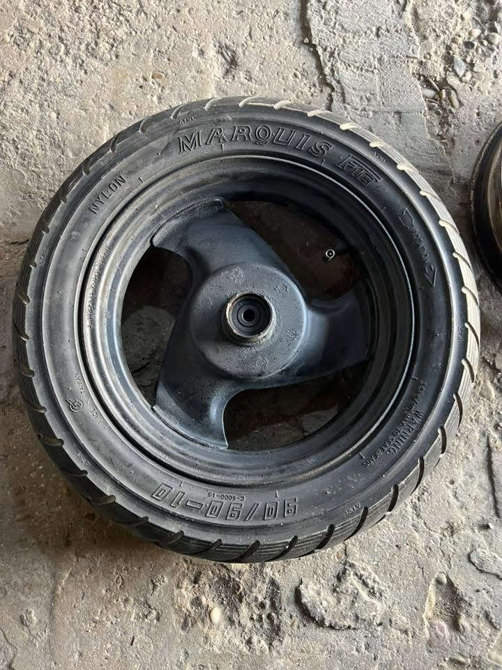 سلام عليكم
غراض دراجه ماكس عدله لبيع 
دبل خلفي 
ستانه صفح
دشبول بلادي عندي تجاري 
كفرات تجاري
بكلايت امامي كامل
سبايدر 2
صالنصه بيه زرف صغير يم برغي
وياله بلادي مابين شي 
اي ستفسار خاص 
رقم تلفون ***********
