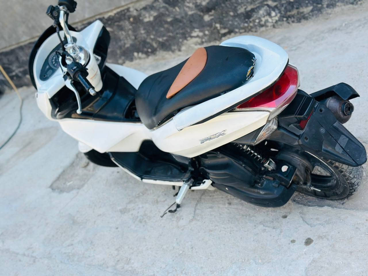 سلام عليكم بي سي اكس جيل الاول كامل موصفات ماعوزه ايي نواقص دراجه مرتبه وديرله دهن كله امزويل وبانزين محسن مكينته مكفول نضافه كفراته 80/100سعره مليون وخمسين مكلف بنشر رقم  ***********
