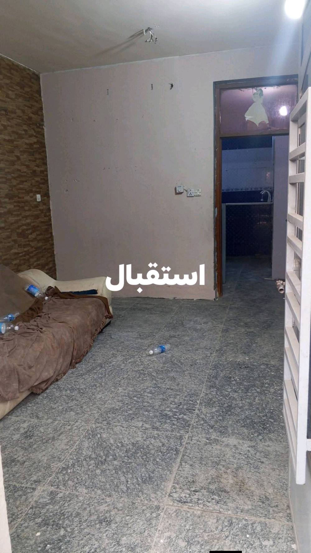 مشتمل للايجار الشعب شارع عدن بظهر جامع الجهاد شارع الحدادين طرمه مدخلين استقبال مطبخ حمام منور حولي الطابق الثاني غرفتين نوم وحولي بدون دلاليه 550 اجارة