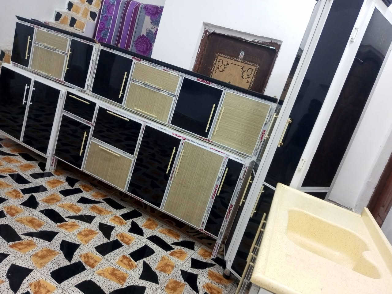 يا رزاق للبيع السعر 850 استخدام قليل تسكام فرته كله خمس أمتار أو نص السنك مرمر الشراي يراسني خاص ادزله الفيديو والعنوان ***********
