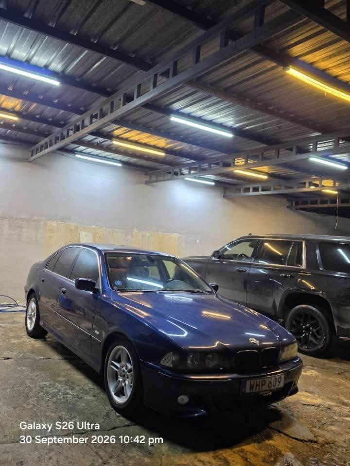 بو فروشتن 
Bmw saqar
موديل 2000
مه كينه 535
گيرو مه كينه ى به شه رت
مه نه فيست ئه سلي به شه رتي غرامه 
سبوغ سه قفو حيزام به شه رت 
سعري 59 محامه له 
*********** سوران, أربيل

نص مكتوب في الصور:
- Galaxy S26 Ultra 30 September 2026 10:43 pm
- Galaxy S26 Ultra
- 30 September 2026 10:42 pm
- 30 September 2026 10:43 pm