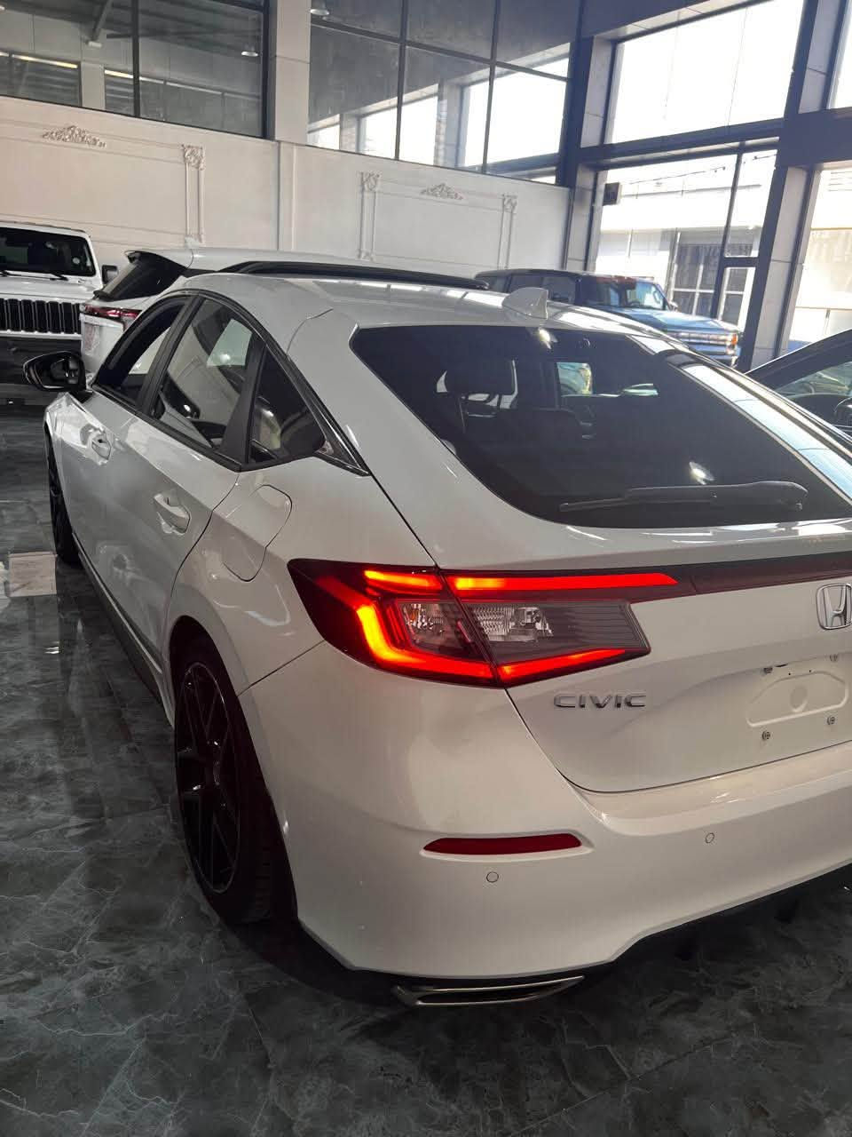 🚗 Honda Civic Sport Touring 2024 – أعلى فئة (Touring)
رقم شاسی 19XFL1G8XRE011787

✅ محرك 1.5 تيربو اقتصادي وقوي
✅ کیر عادي (Manual)
✅ فتحة سقف
✅ مقاعد جلد
✅ شاشة لمس كبيرة
✅ نظام صوت Bose
✅ عدادات رقمية
✅ شاحن لاسلكي
✅ تشغيل بصمة (Smart Key)
✅ كاميرا خلفية وحساسات
✅ أنظمة السلامة Honda Sensing
✅ جنوط رياضية
✅ إنارة LED أمامية وخلفية
✅ سيارة كلش اقتصادية بالوقود

🔹 السيارة دخول جديد
🔹 الضرر كان الجاملخ الخلفي الأيمن والأيسر والبنيد فقط، صبغ بدون دواخل
🔹 الشاصي والدواخل سليمة
🔹 تگدر تترقم إقليم
🔹 السيارة موجودة في دهوك

📞 للمزيد من المعلومات:
***********
***********
