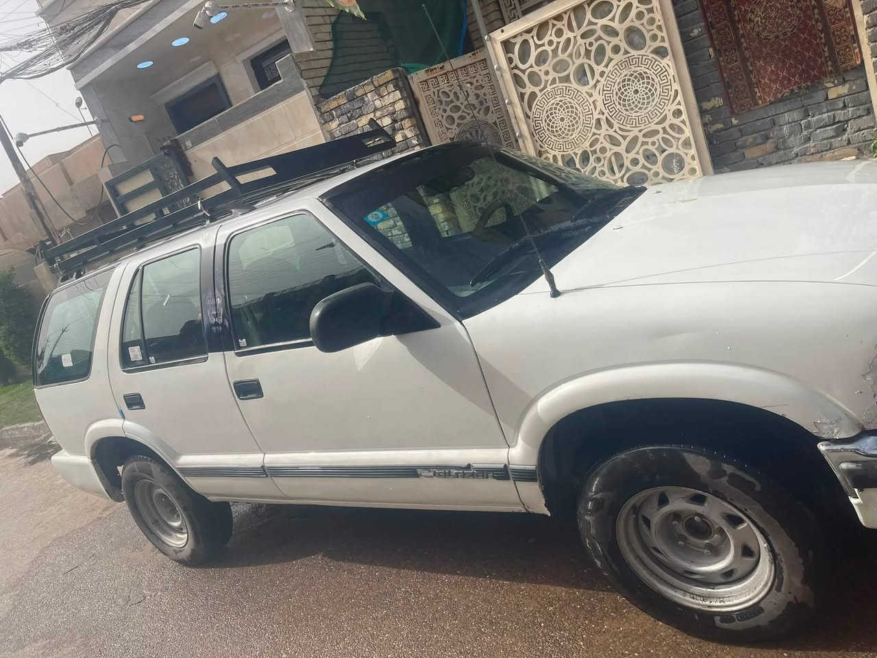 سلام عليكم بلايزر جيمي مديل 2000كير محرك مكفولات صدر خلفي امامي جديد سياره خير من الله بسمي عنوان غزاليه***********سعر ٤٨
