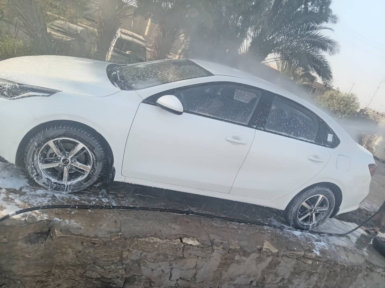 سلام عليكم سيراتو مديل 20 ماشيه 76 الف بيه صبغ قليل بالباب سعر 144تصال ***********
