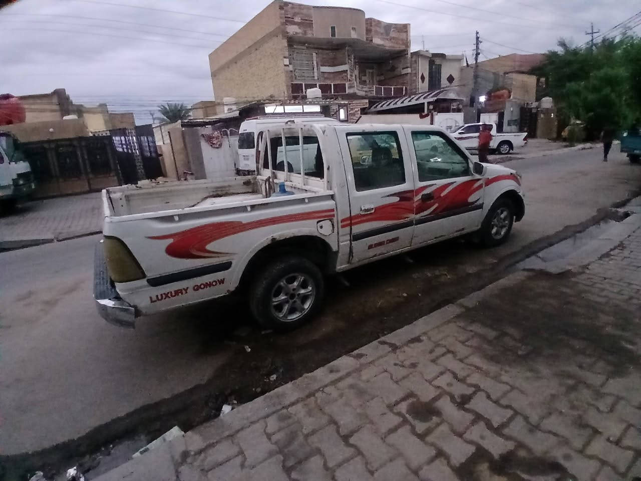 السلام عليكم بيكم كنو للبيع  رقم اصفر مكفوله من محرك وكير وكسن كفاله عامه كهربائية كله شغاله تخم تاير جديد ويل كب سياره احلا من اصوره مال جناي السعر 15 مع مجال بصيط مكاني كربلاء انتصل وبيك خير ودلل***********
