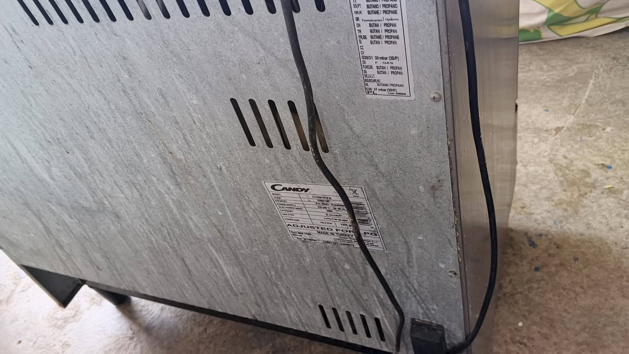 طباخ شرط كله شرط حيل نضيف قيم وأخذ الشراي يراسل او يتصل ***********
