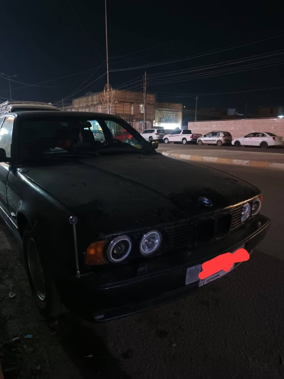 للبيع أو مراوس حسب القناعه بي ام دبليو ألماني حجم535 أصل بليته موديل1989 فقط طخه بصيطه بلباب الخلفي للستفسار *********** دهل اوران, واسط
