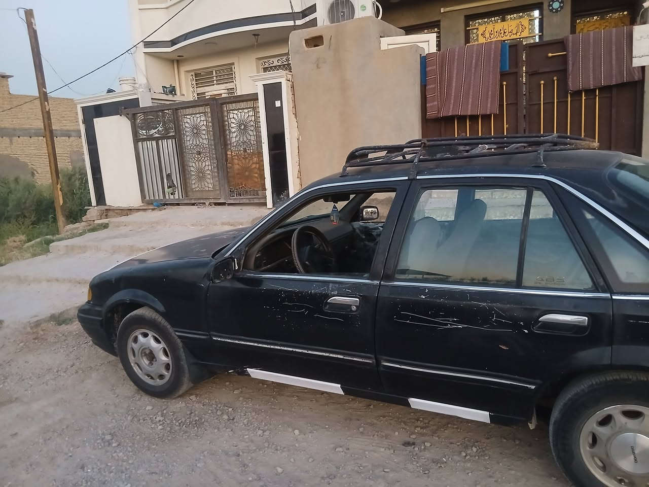 سلام عليكم برنس موديل 94رقم بغداد انكليزي سنويه ب اسمي 
كير مكينه خير من الله  ما بيها خياسات بس جارده غرفتها حلوه 
تخم تاير جديد كهربايات شغاله 27 شراي يتصل  ***********.   مكان بغداد  البياع شرطه الخامسه
