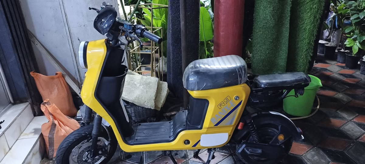 دراجه ار 9 شركه ريماكس للبيع سعر🏍 400وبيه مجال كلث نمر تمشي 65
عنواني واسط صويره شارع نجمه قرب سنتر العبدلي 
تواصل***********
