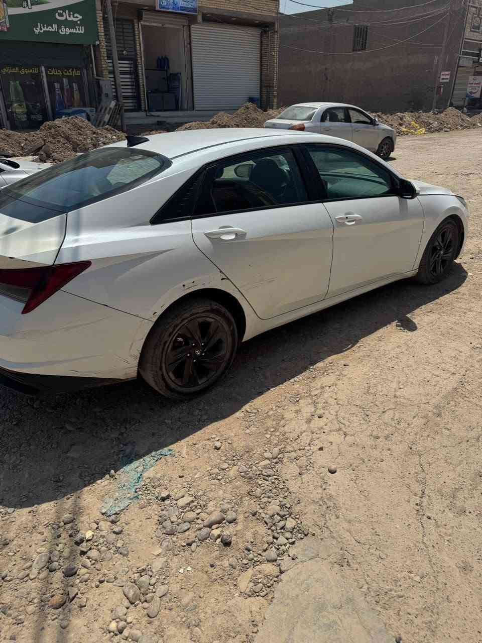 السلام عليكم 
النترا 2021 وارد امريكي
حادثها قبق جنطه بأمريكا 
ضربه بالباب 
والهلال مال الجاملغ الخلفي بارد 
سياره نضيفه كلش ومرتبة 
سعرها 130 وبي مجال للشراي 
رقم الهاتف ***********
بغداد الدورة
