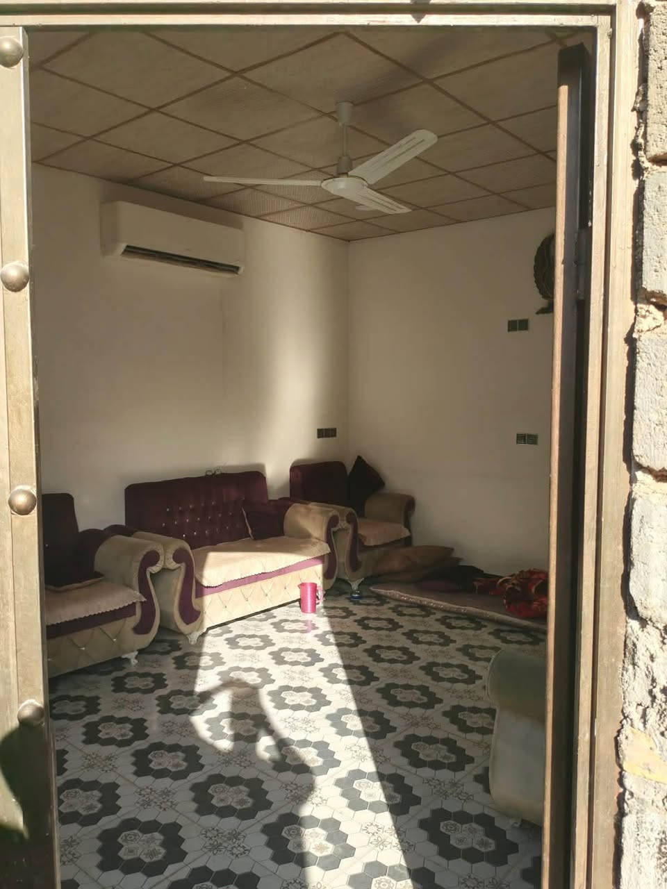 سلام عليكم دار للبيع
🏠
📍 كربلاء /العطيشي قرب معرض الحردان
📐 المساحة: 100 متر 📏  🏡 📜 طابو زراعي + سند 25 + إقرار محكمة 
السعر 60 مليون
***********
