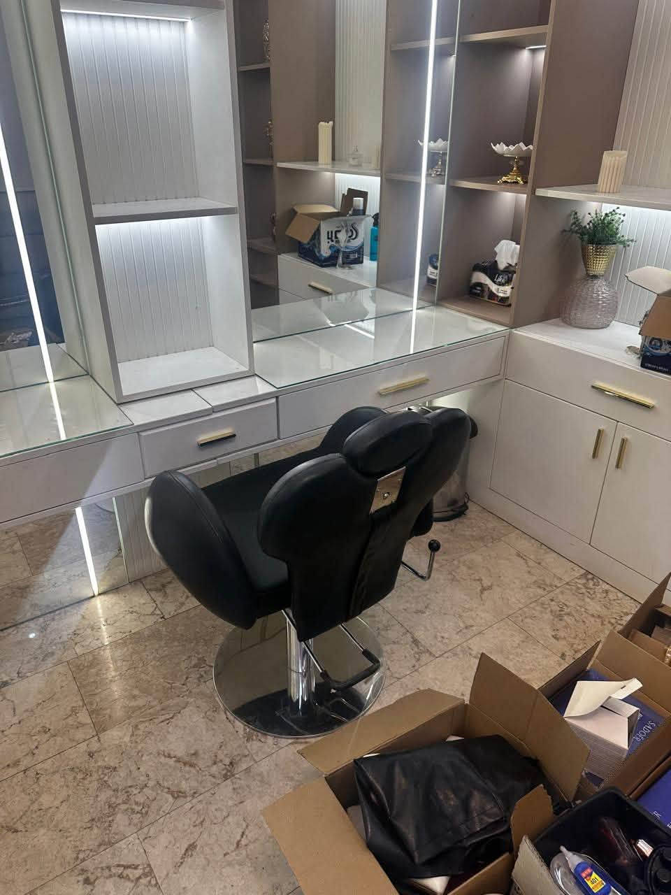السلام عليكم اغراض صالون للبيع شلع
السعر جدا مناسب للتواصل واتساب
***********
