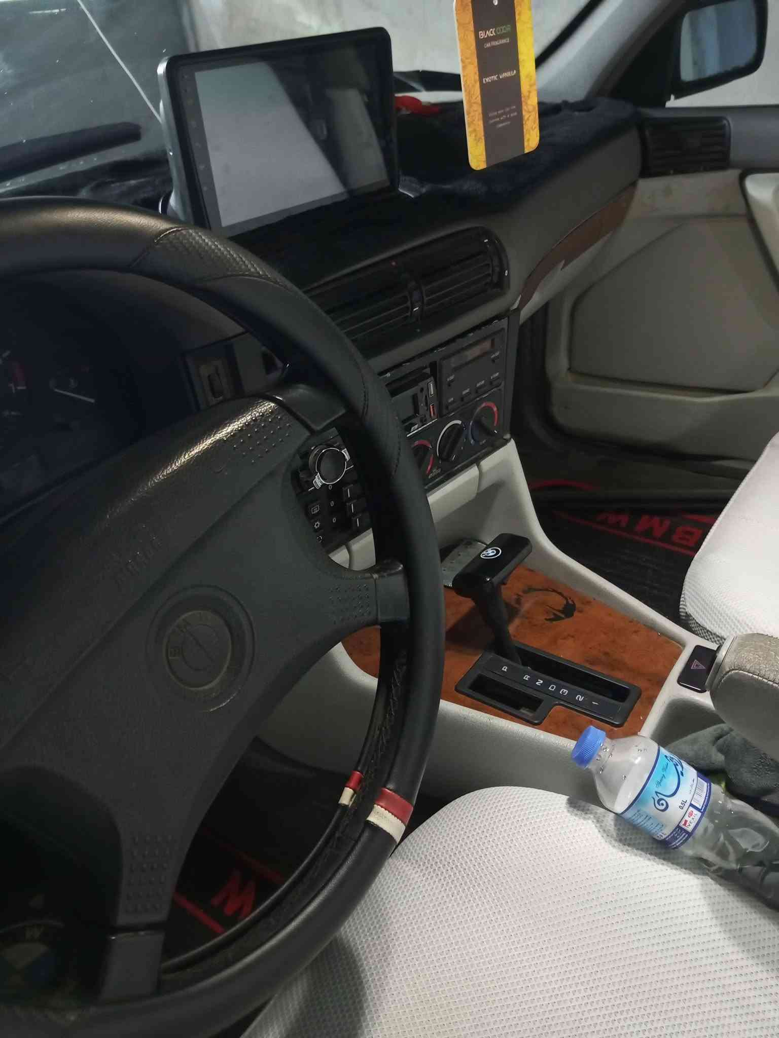 بي ام دبليو • بدون تفاصيل