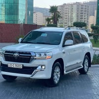 لاندكروزر • ٢٠٢١ • بدون صبغ