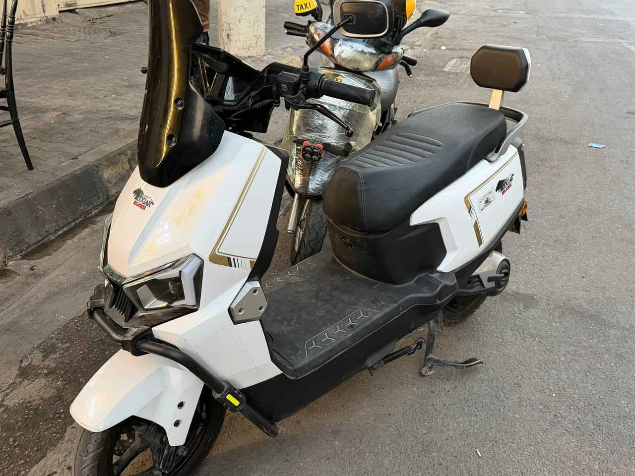 الملكة مال مؤيد طيارة ملف ٢٥٠٠ دراجة جديدة مأخذه واحد وربع رايده 900 موبايل ***********

