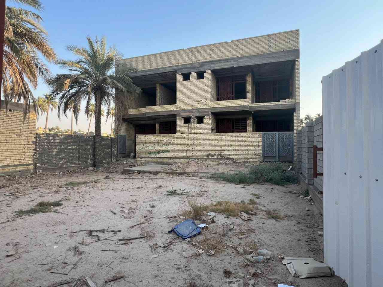السلام عليكم

📍دار هيكل للبيع في منطقة الطي ( شارع صالح مصطفى)

📍المساحة ٢٥٠ متر (١٥٠ متر بناء - ١٠٠متر حديقة)

📍الواجهة ١٠ متر النزال ١٥ متر 

📍 للاستفسار الاتصال على الرقم التالي 
***********
