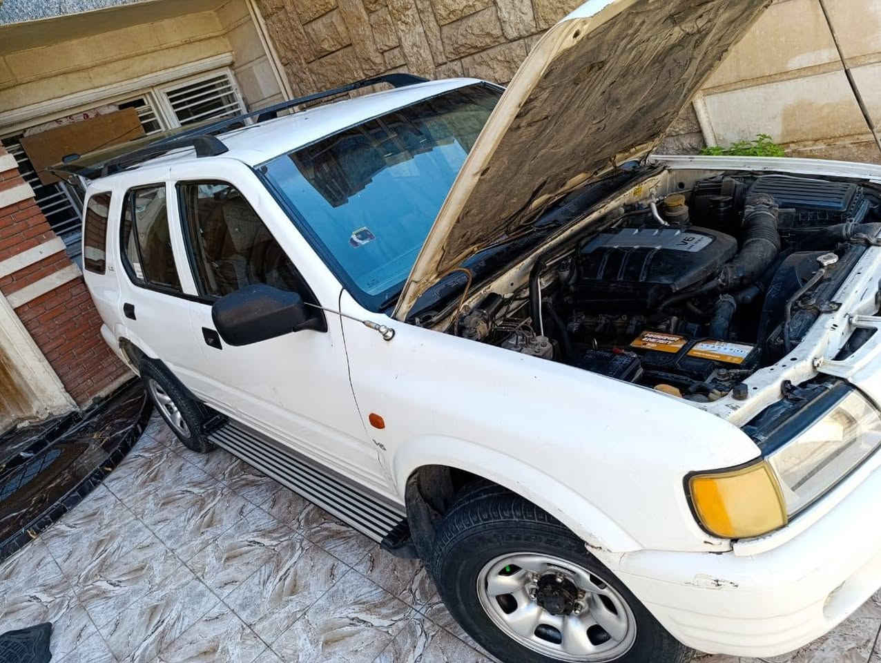 رقم اربيل
ازوزه للبيع نظيفه جدا كير ومحرك بلادي موديل2001سعر55ورقه وبيها مجال بغداد الطالبيه ***********
