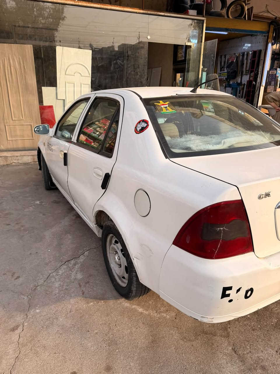 لسلام عليكم سيكي للبيع 
السعر : 37$ 
رقم نينوئ شرط الوكاله أو التحويل 
محرك ١٦ كورلا شرط المحرك والكير 
بيها بابين وجاملغ صبغ بدون معجون بدون دواخل 
جامات كهرب كهربائياتها شغاله كلها 
عنوان موصل ***********
*********** واتساب

