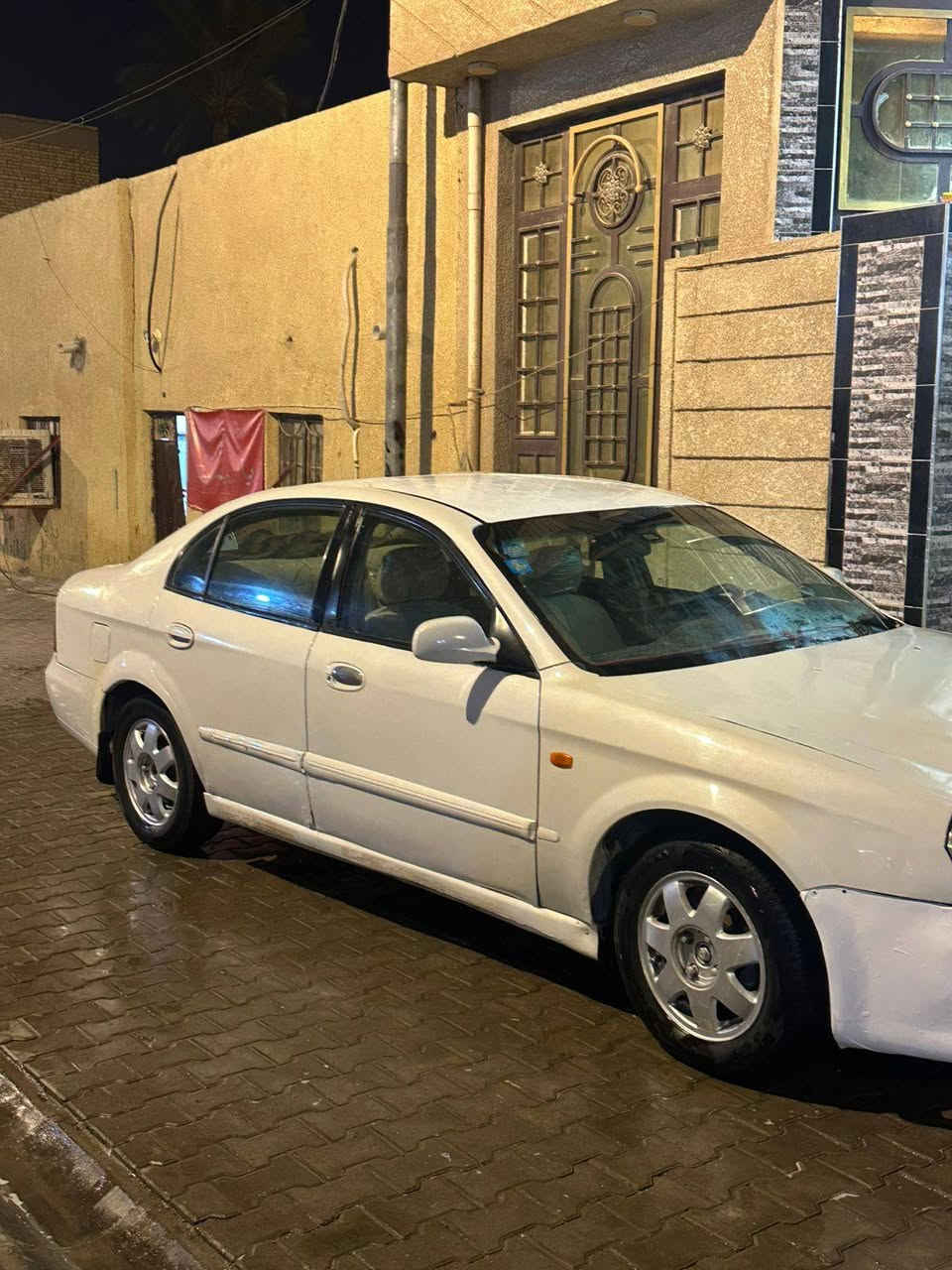 دايو مكنوس موديل 2000
رقم دولي بسمي تحويل ثاني يوم 
مكينه وكير اوتماتيك كامري ام جف حجم المحرك 200 بسعر 28وبيها مجال مكان السياره واسط كوت  ***********
