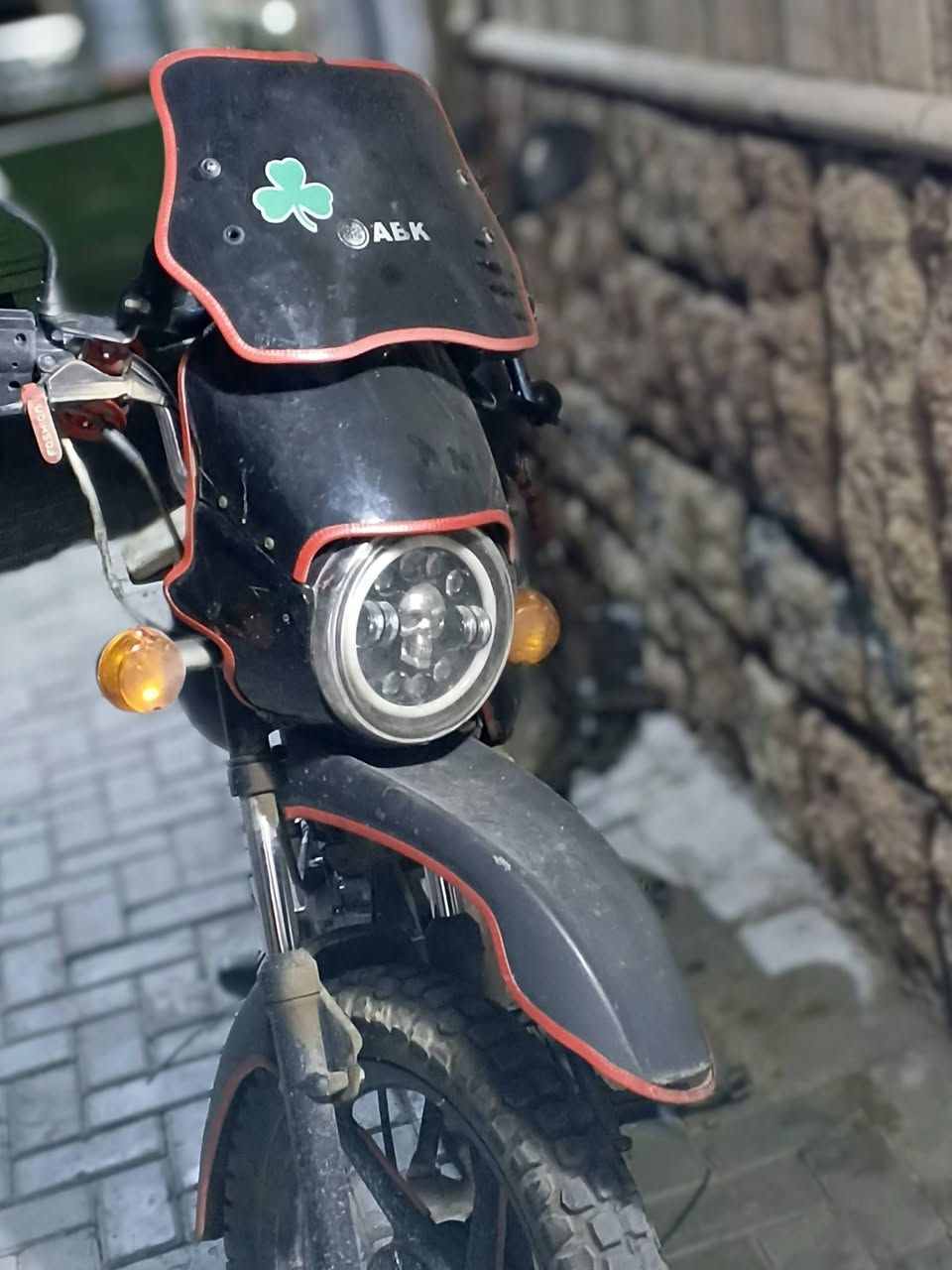 سلام عليكم حبايبي عندي بوكسر حلوه ومرتبه موديل 22 للبيع اوراق ضايعه بس اكفلها عشاير ودوله 
تحتاج بس غسله وترتيب بسيط اني العدم تفرغي مجاي اطلع بيها 
دراجه مجفتها تجفيت شركه وكلش حلو سعرها ومناسب 
للتواصل وتساب او مازنجر عنوان بغداد 
***********
