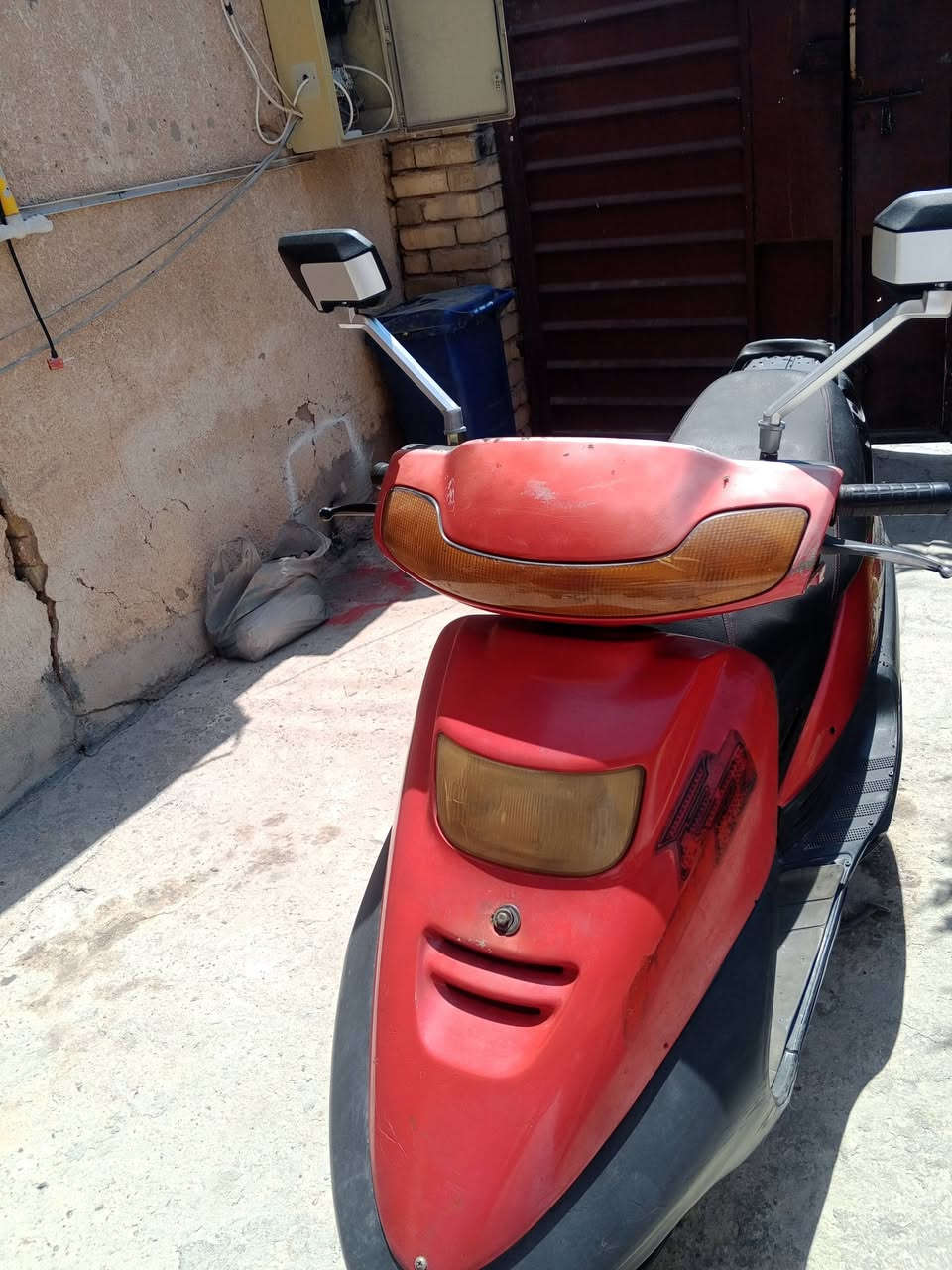 ياماها فضائي 140مكينة لا تنقيص ولا تبخير ولا نضوح شغالة نكرة بي وقت سلف هندر كهربيات شغالة كابرتر اصلية كفرات ابلادية مال كراب الدراجة السعر 300مكاني بغداد حي الجهاد ***********
