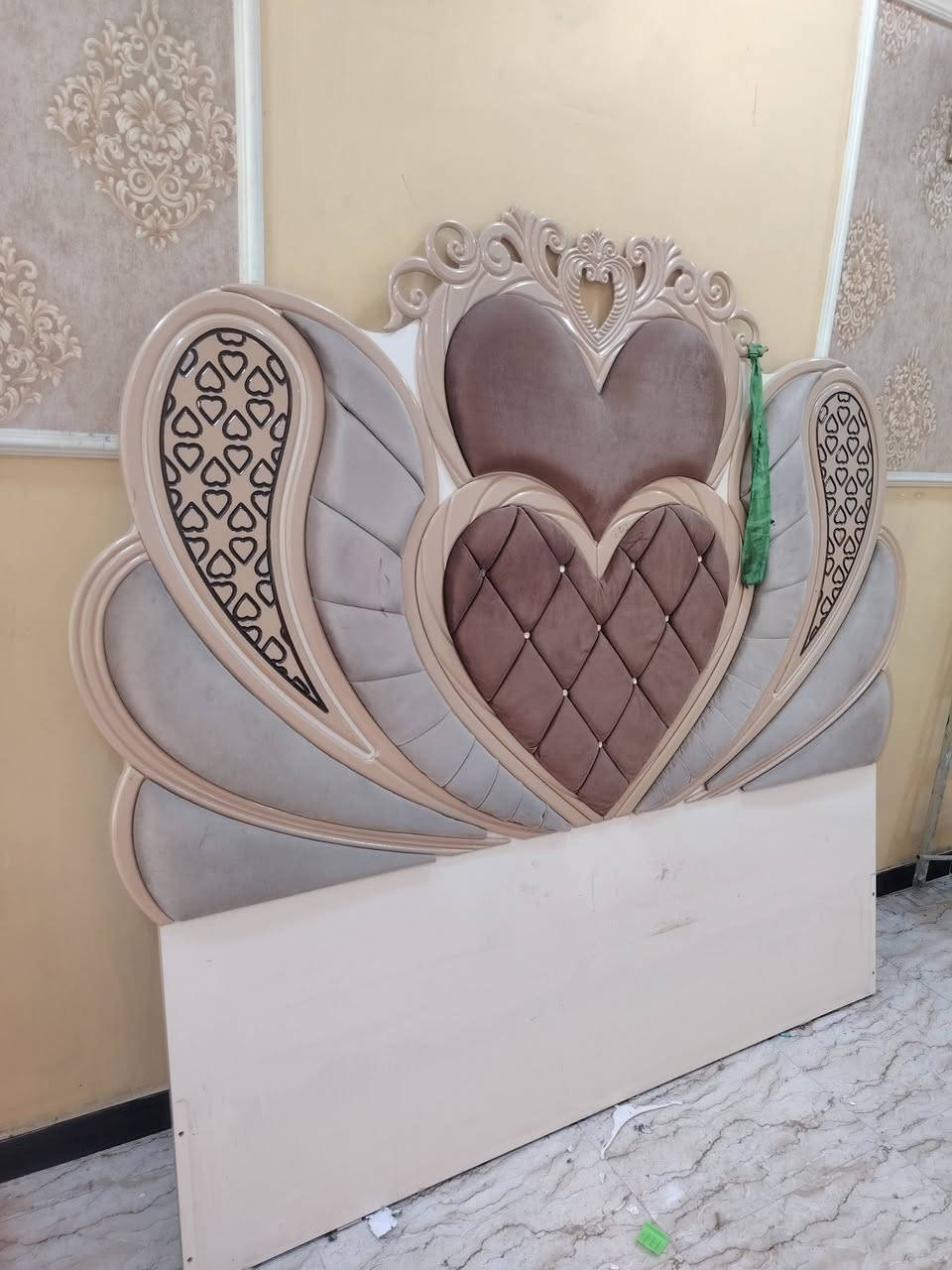 السلام عليكم غرفه تركيه مستعمله مفتوحه كامله ماعدا الكنتور بغداد البلديات ***********
