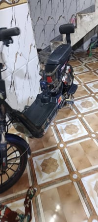 دراجة شحن • نضيفه • بدها بطاريات