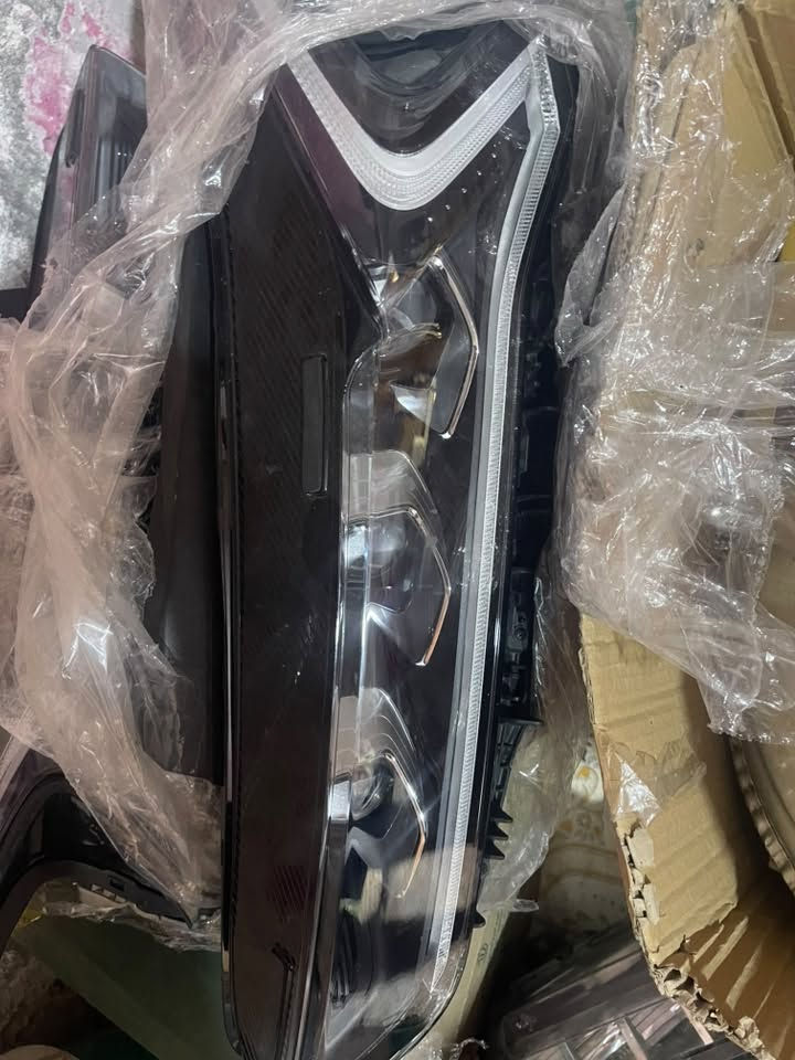 بيع مستعجل  سعره 350 الف بسعر لوحد لاايت كي فايف مديل ٢٤ لد ابيض كوري ٣ عدسات يرهم ع جميع مديلات عده ٢٥ رقم *********** مكاني بصره

