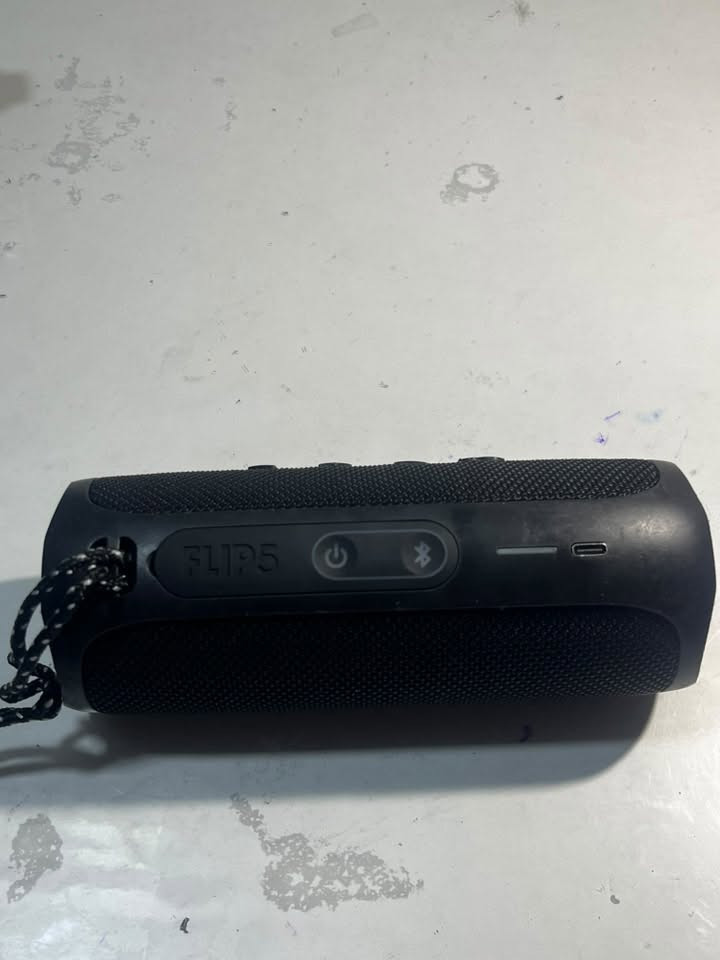 JBL FLIP 5 • مستعمل • بطارية ١٢ ساعة
